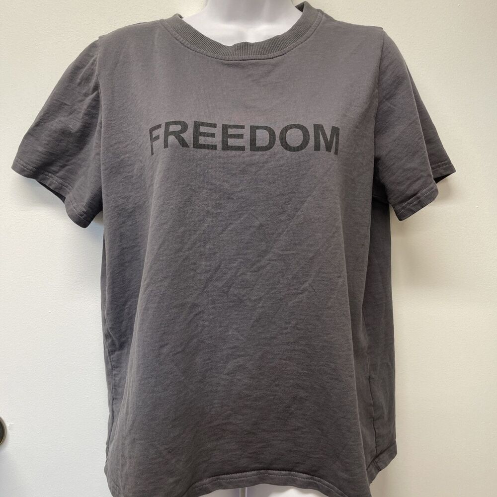 Women’s Dazy Size XL Gray Freedom Short Sleeved T-shirt